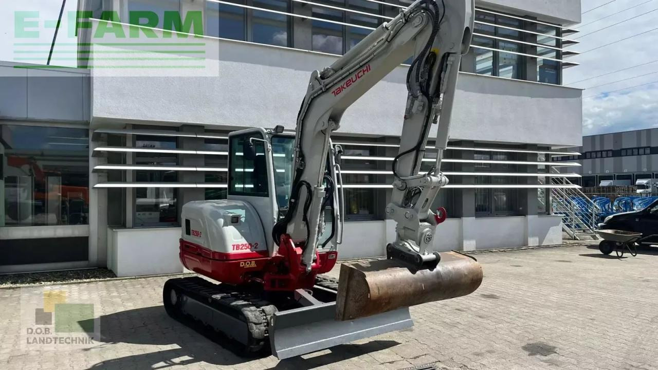 Takeuchi tb 250 - Autre matériel: photos 3 Takeuchi tb 250 - Autre matériel: photos 3