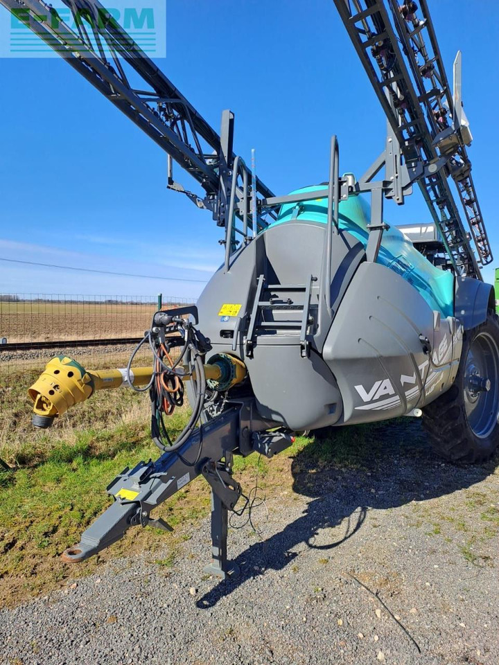 Berthoud VANTAGE 43-46 AX30 - Pulvérisateur traîné: photos 1 Berthoud VANTAGE 43-46 AX30 - Pulvérisateur traîné: photos 1