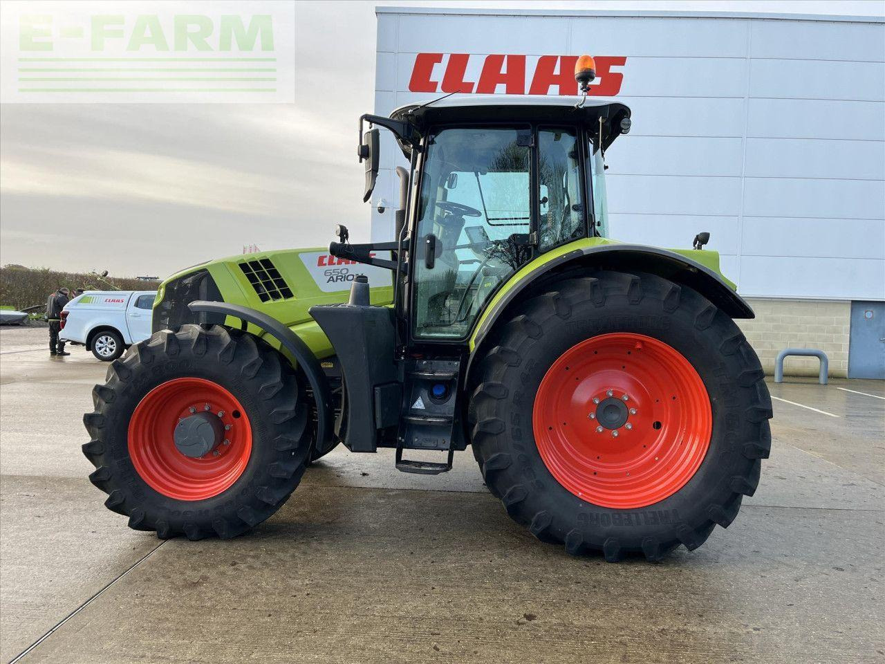 Tracteur agricole CLAAS ARION 650: photos 8