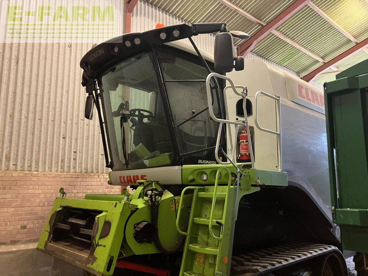 CLAAS LEXION 760 TT - Moissonneuse-batteuse: photos 1 CLAAS LEXION 760 TT - Moissonneuse-batteuse: photos 1