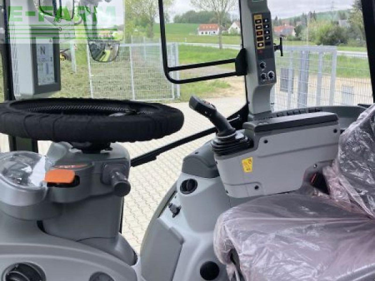 CLAAS arion 450 cis+ CIS+ - Tracteur agricole: photos 5 CLAAS arion 450 cis+ CIS+ - Tracteur agricole: photos 5