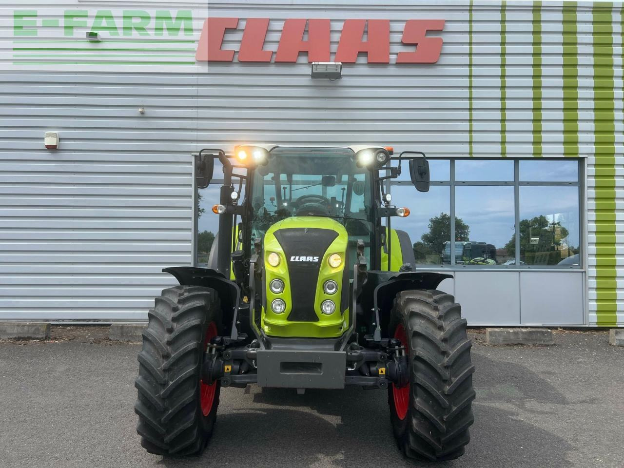 CLAAS arion 450 stage v - Tracteur agricole: photos 2 CLAAS arion 450 stage v - Tracteur agricole: photos 2