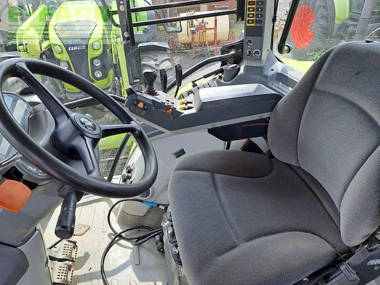 CLAAS arion 530 cis CIS - Tracteur agricole: photos 5 CLAAS arion 530 cis CIS - Tracteur agricole: photos 5