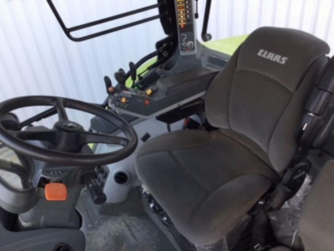 CLAAS arion 530 cis CIS - Tracteur agricole: photos 5 CLAAS arion 530 cis CIS - Tracteur agricole: photos 5