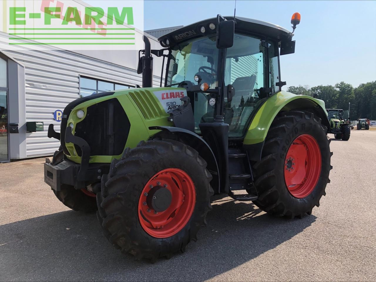 CLAAS arion 530 t4i (a34/105) - Tracteur agricole: photos 1 CLAAS arion 530 t4i (a34/105) - Tracteur agricole: photos 1