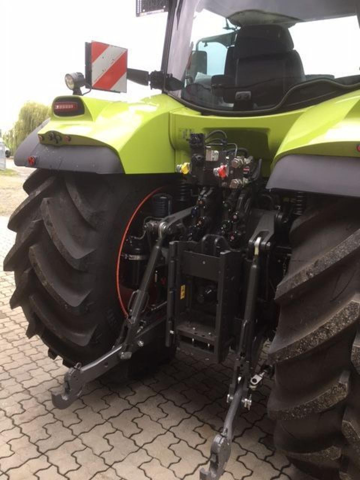 CLAAS arion 660 cmatic cebis CMATIC CEBIS - Tracteur agricole: photos 4 CLAAS arion 660 cmatic cebis CMATIC CEBIS - Tracteur agricole: photos 4
