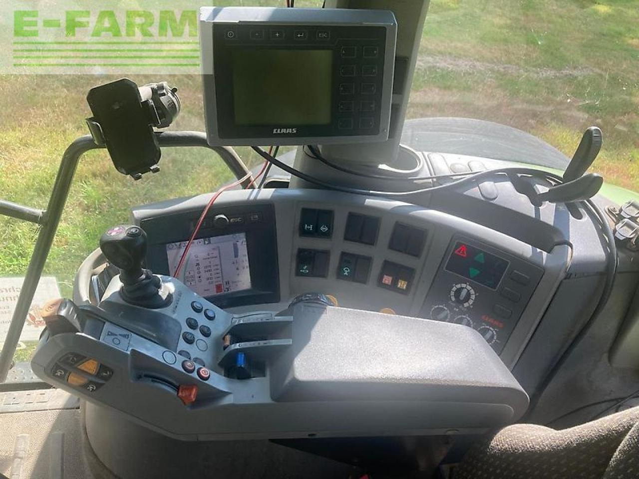 Tracteur agricole CLAAS axion 810: photos 11