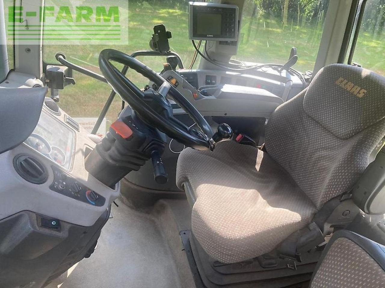 Tracteur agricole CLAAS axion 810: photos 10