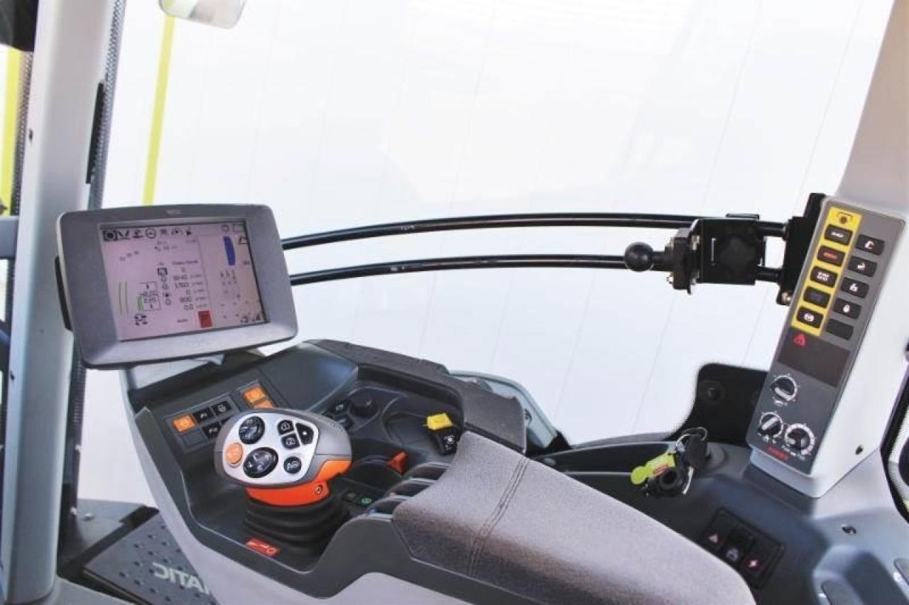 Tracteur agricole CLAAS axion 810 cmatic CMATIC: photos 8