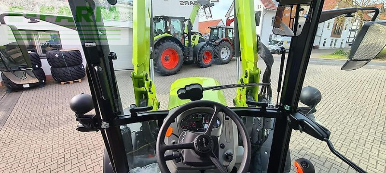 Tracteur agricole CLAAS axos 40 advanced: photos 12