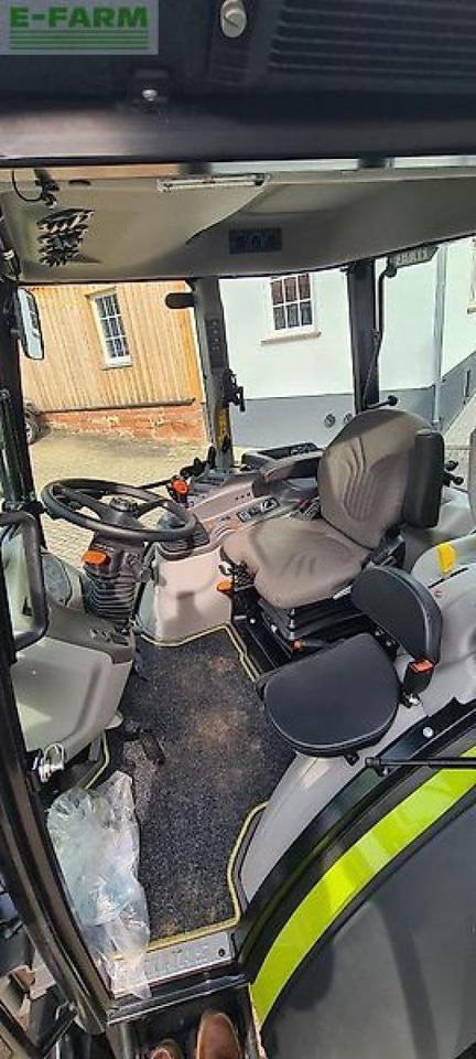 Tracteur agricole CLAAS axos 40 advanced: photos 9