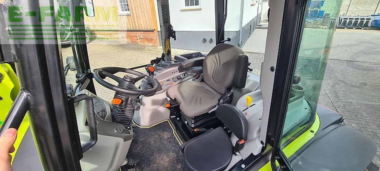 Tracteur agricole CLAAS axos 40 advanced: photos 8
