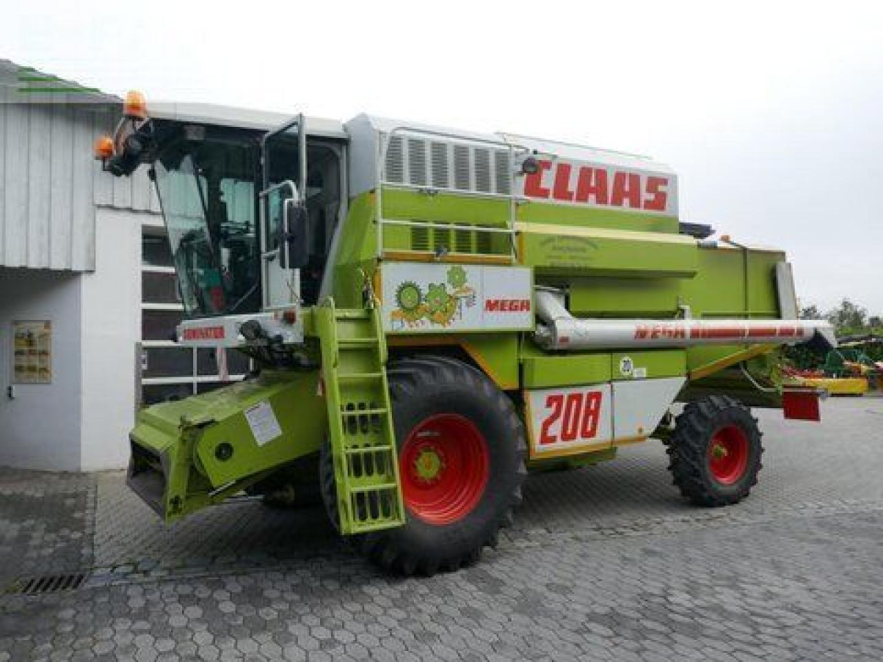 CLAAS dominator 208 mega - Moissonneuse-batteuse: photos 1 CLAAS dominator 208 mega - Moissonneuse-batteuse: photos 1
