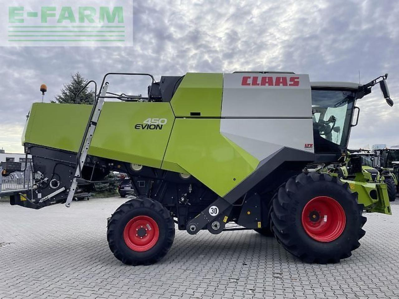CLAAS evion 450 classic - Moissonneuse-batteuse: photos 3 CLAAS evion 450 classic - Moissonneuse-batteuse: photos 3