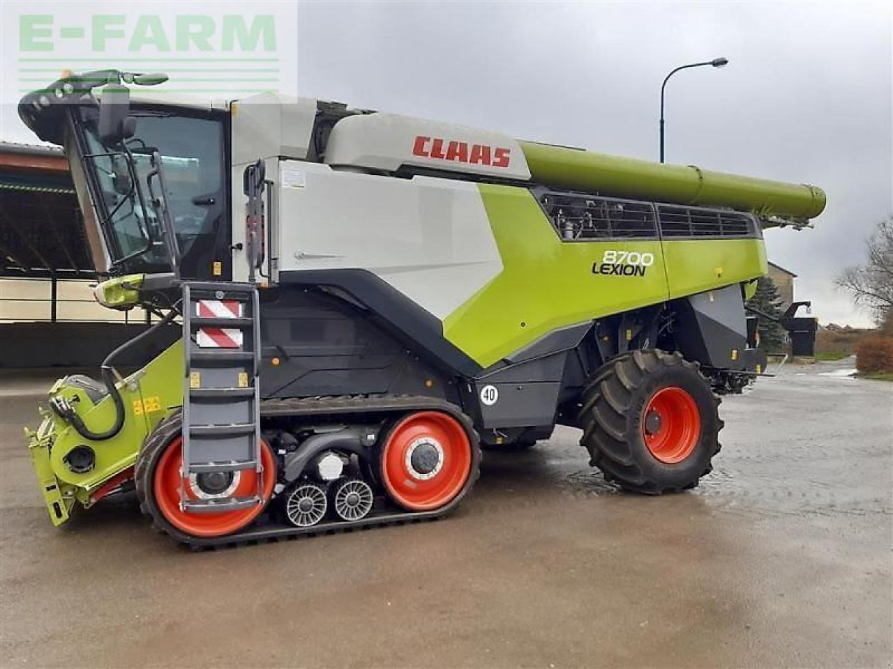 CLAAS gebr. mähdrescher lexion8700tt - Moissonneuse-batteuse: photos 1 CLAAS gebr. mähdrescher lexion8700tt - Moissonneuse-batteuse: photos 1