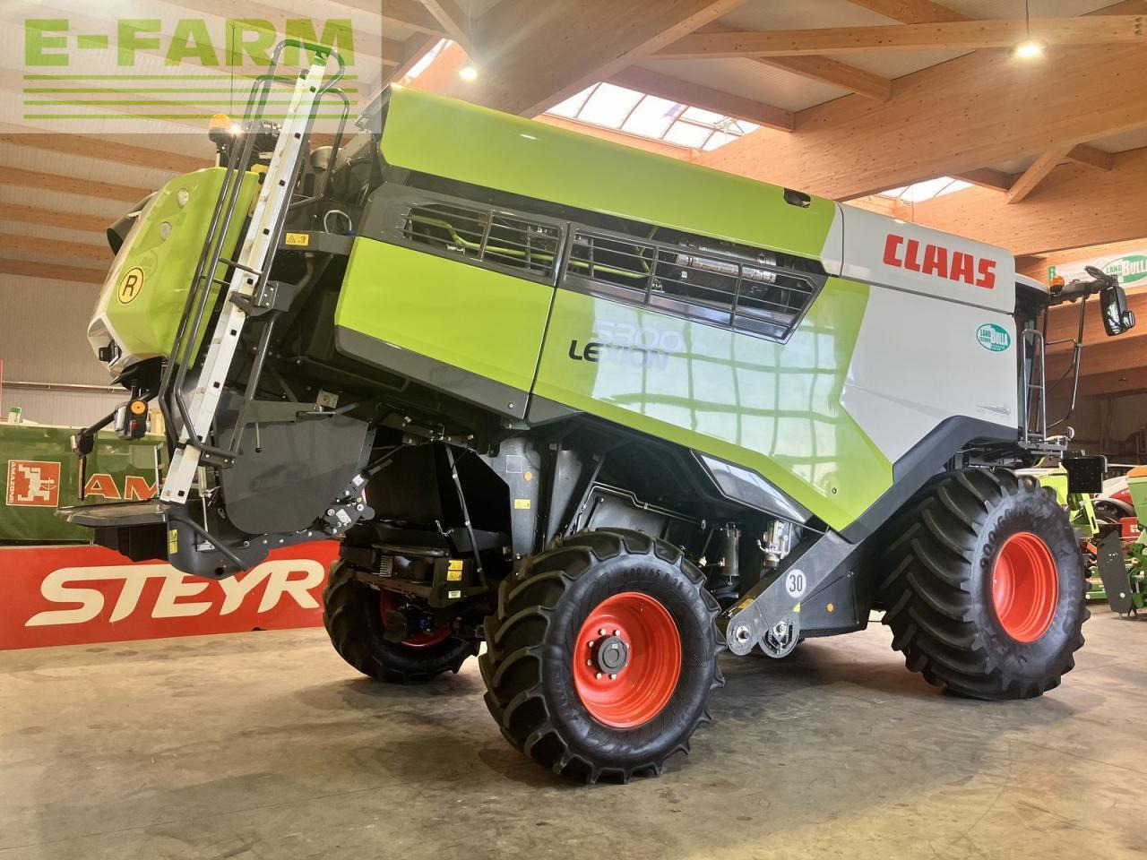 CLAAS lexion 5300 - Moissonneuse-batteuse: photos 3 CLAAS lexion 5300 - Moissonneuse-batteuse: photos 3