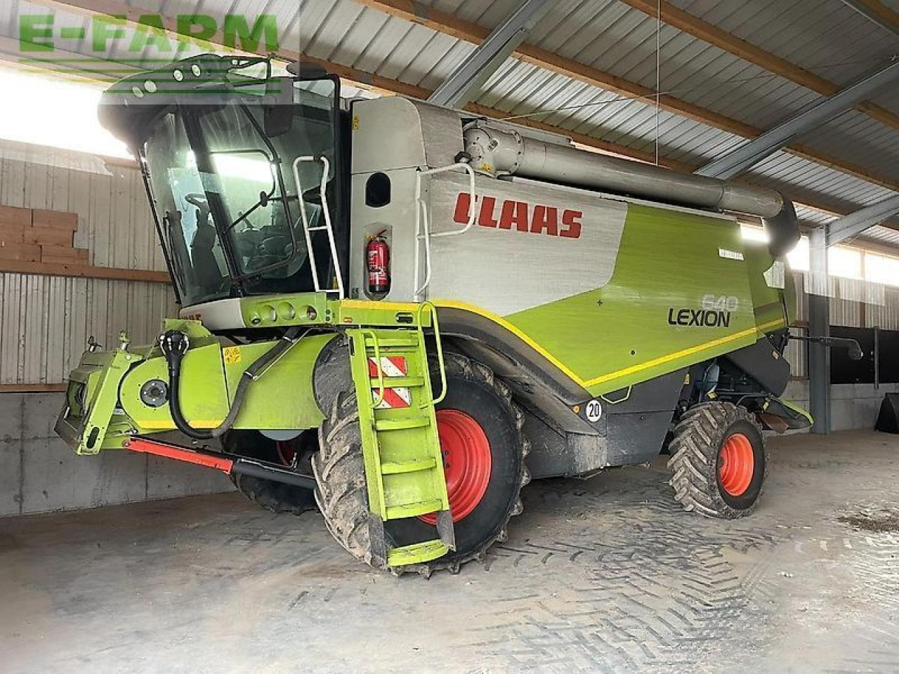 CLAAS lexion 620 - Moissonneuse-batteuse: photos 1 CLAAS lexion 620 - Moissonneuse-batteuse: photos 1