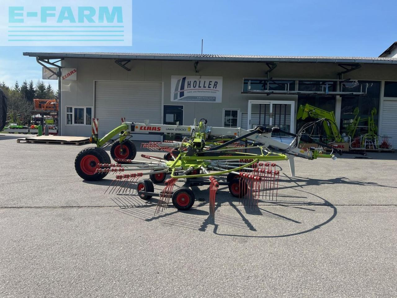 CLAAS liner 2900 trend - Faneuse: photos 1 CLAAS liner 2900 trend - Faneuse: photos 1