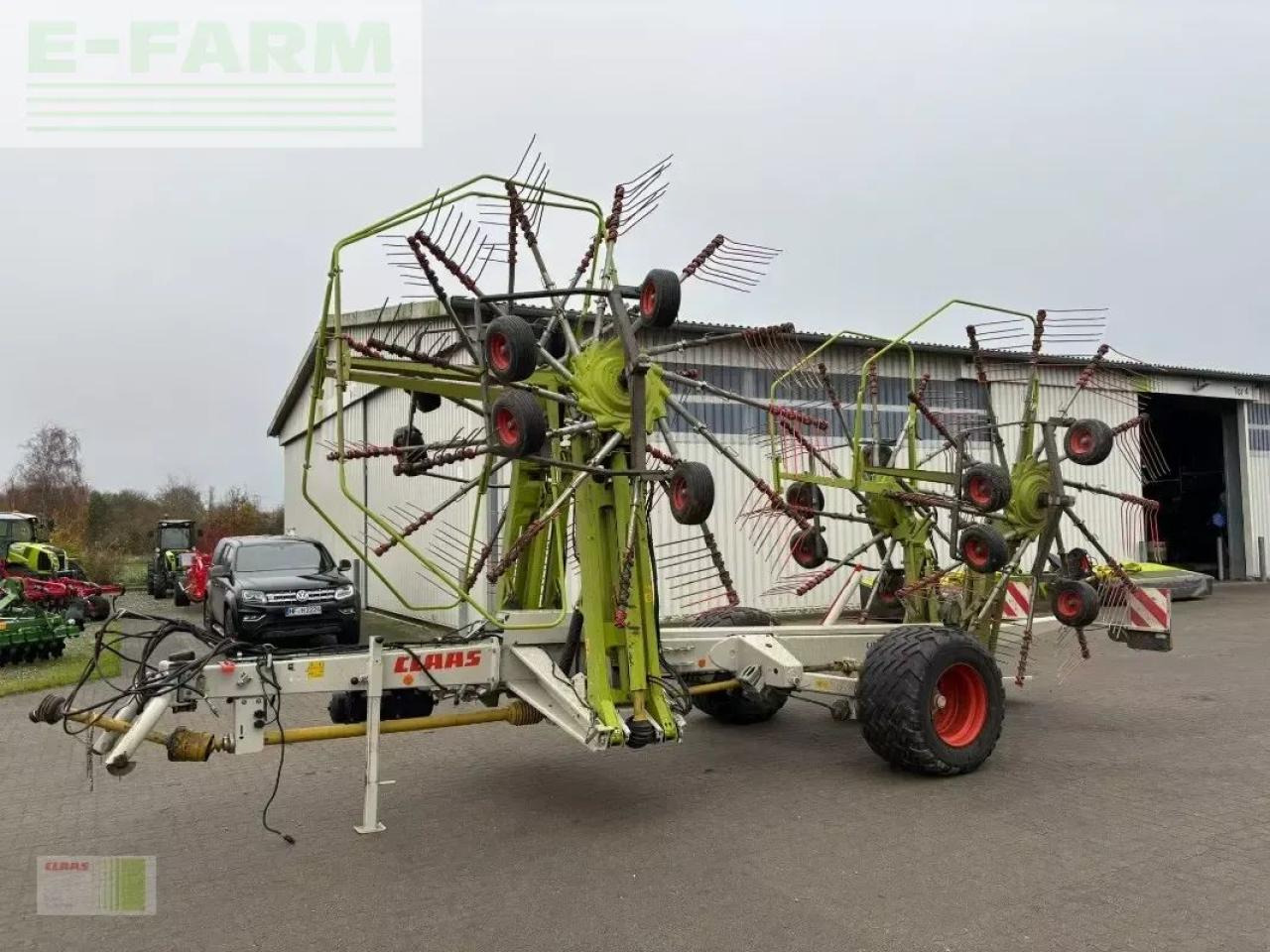 CLAAS liner 3600 comfort - Faneuse: photos 1 CLAAS liner 3600 comfort - Faneuse: photos 1
