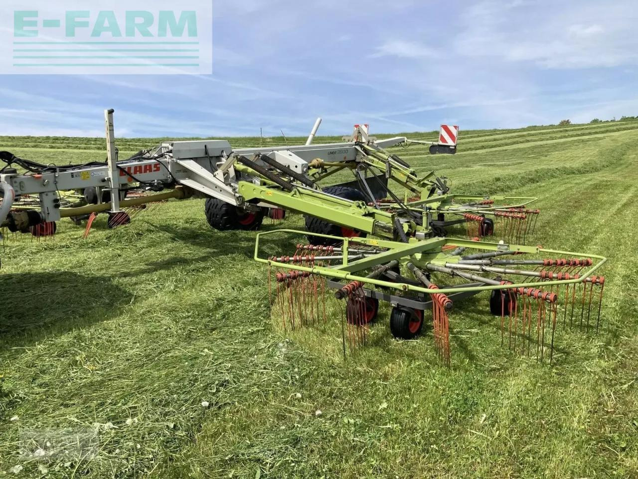 CLAAS liner 3600 comfort - Faneuse: photos 1 CLAAS liner 3600 comfort - Faneuse: photos 1