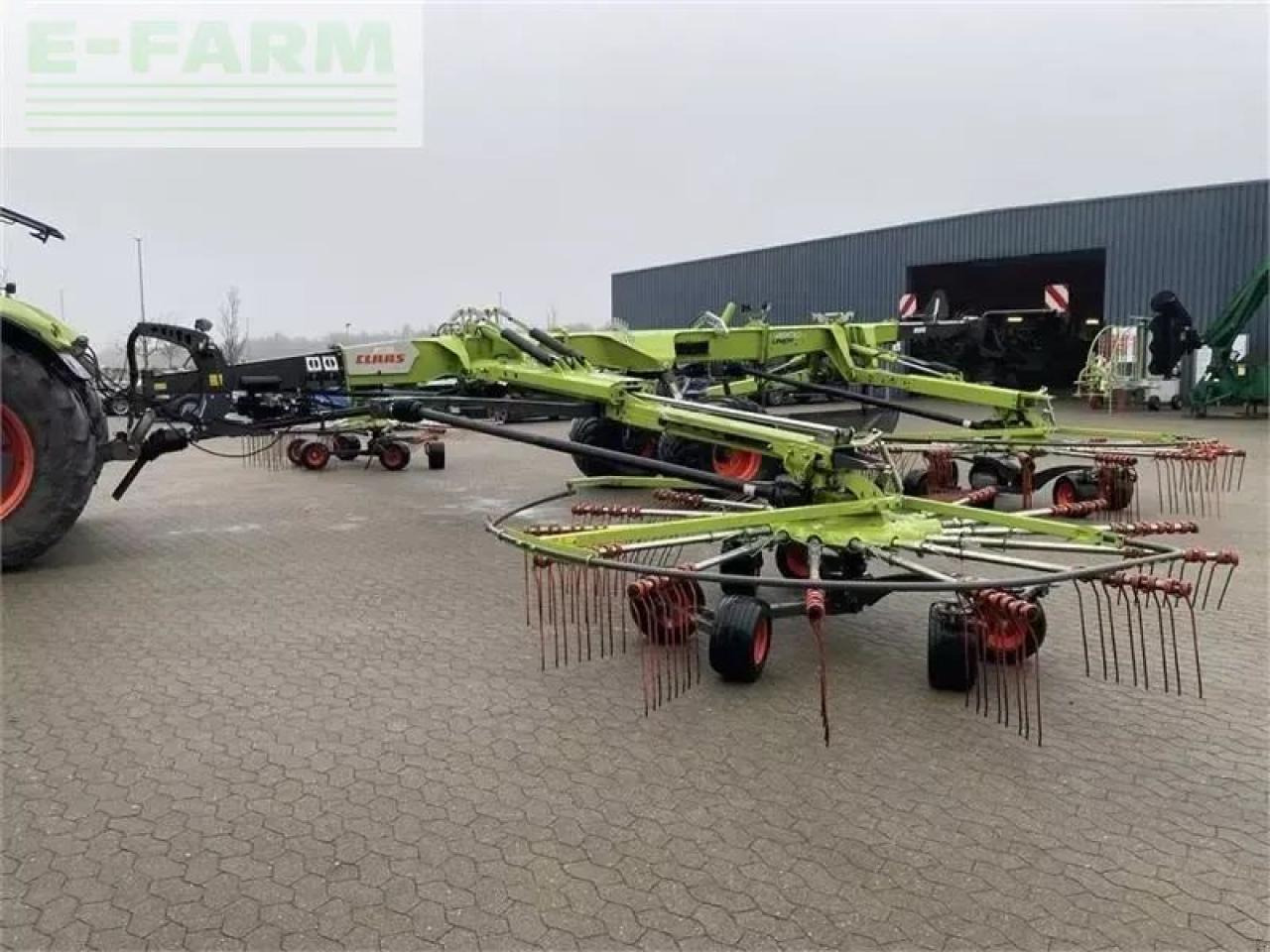 CLAAS liner 4900 - Faneuse: photos 3 CLAAS liner 4900 - Faneuse: photos 3