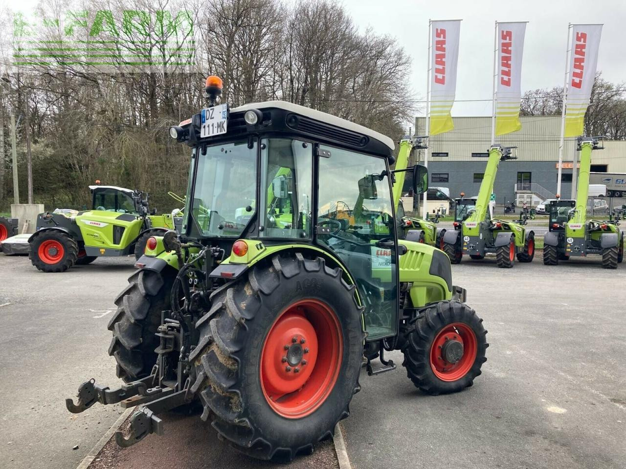 CLAAS nexos 230 f 4rm F - Tracteur agricole: photos 5 CLAAS nexos 230 f 4rm F - Tracteur agricole: photos 5
