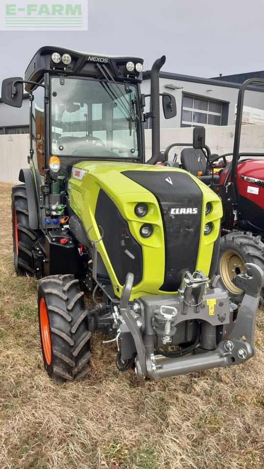 CLAAS nexos 240s - Tracteur agricole: photos 1 CLAAS nexos 240s - Tracteur agricole: photos 1