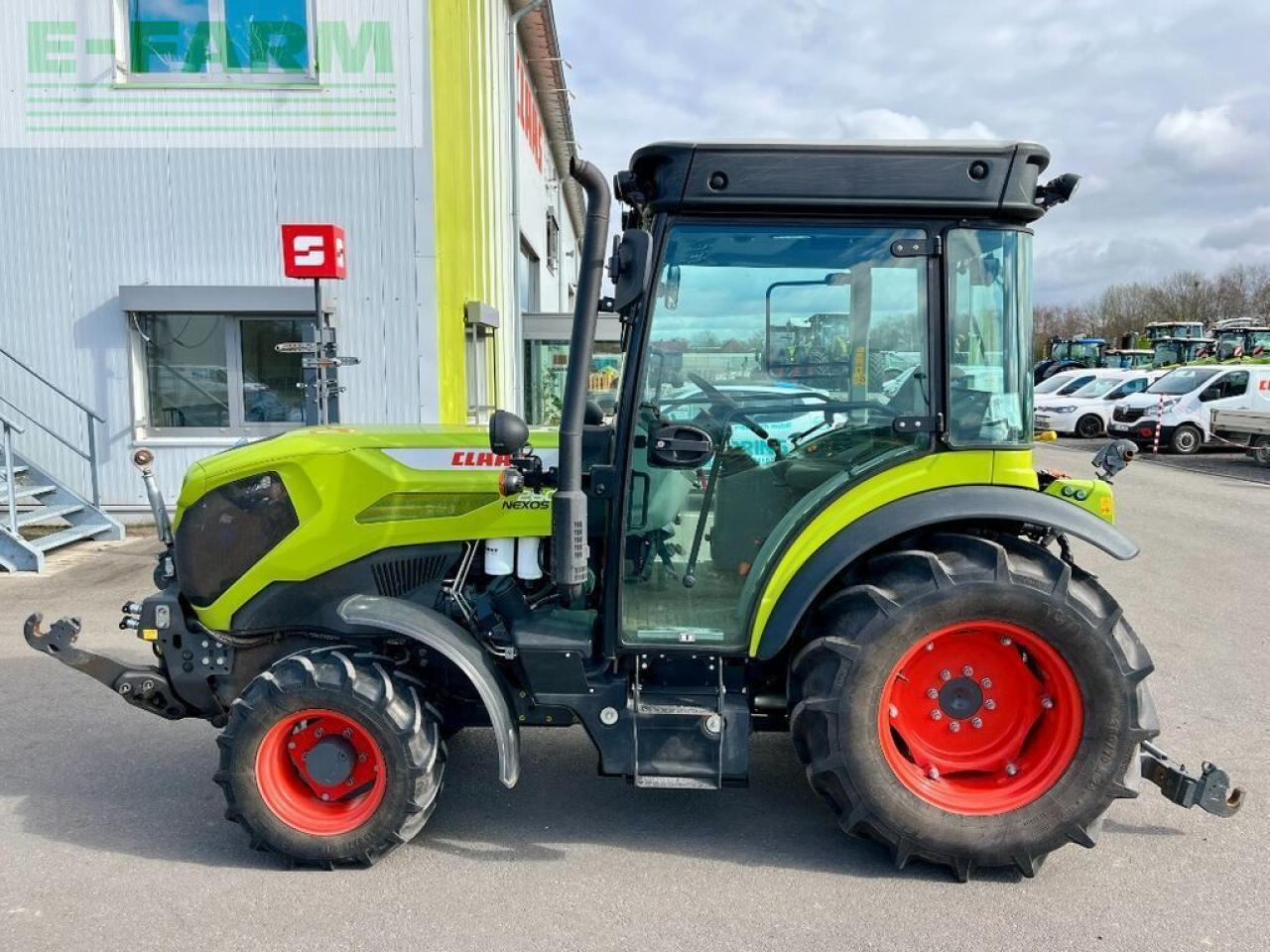 CLAAS nexos 260 m advanced, fkh + fzw, nur 907 h ! - Tracteur agricole: photos 3 CLAAS nexos 260 m advanced, fkh + fzw, nur 907 h ! - Tracteur agricole: photos 3