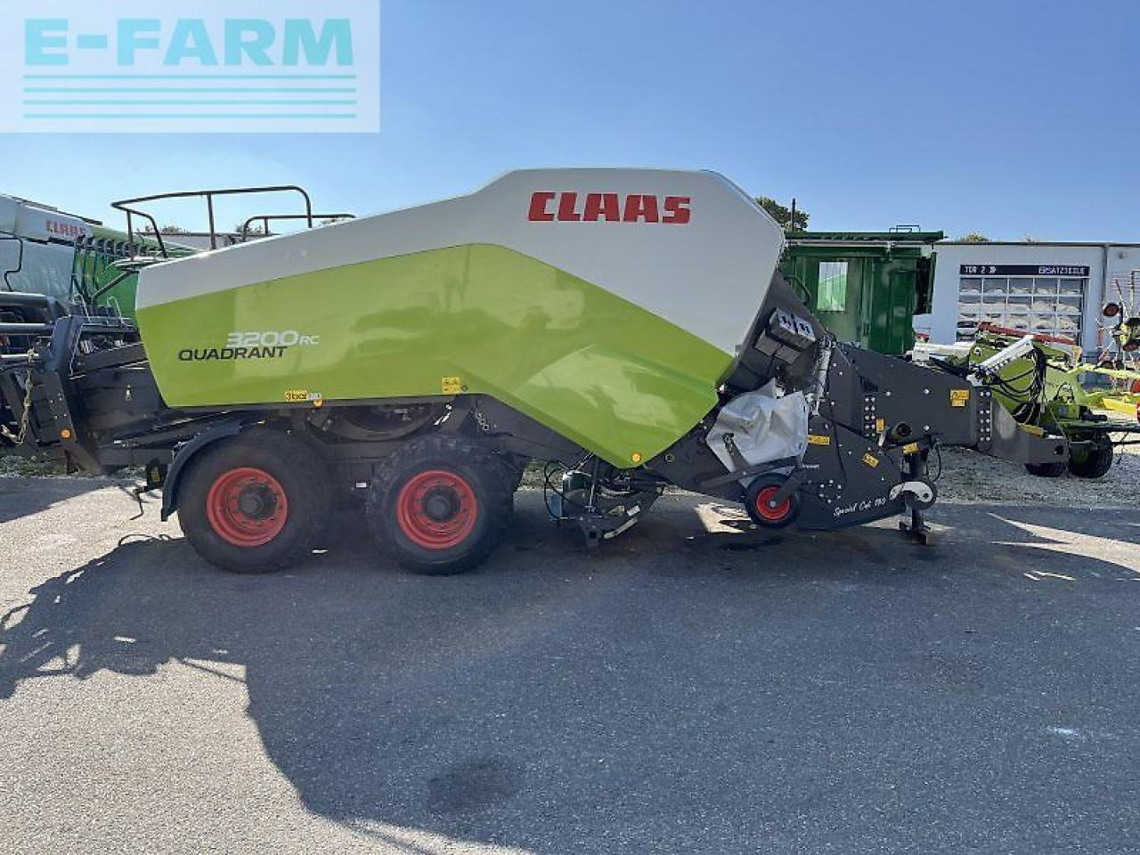 CLAAS quadrant 3200 rc tandem mit krassort vorbauhäcksler - Presse à balles cubiques: photos 1 CLAAS quadrant 3200 rc tandem mit krassort vorbauhäcksler - Presse à balles cubiques: photos 1