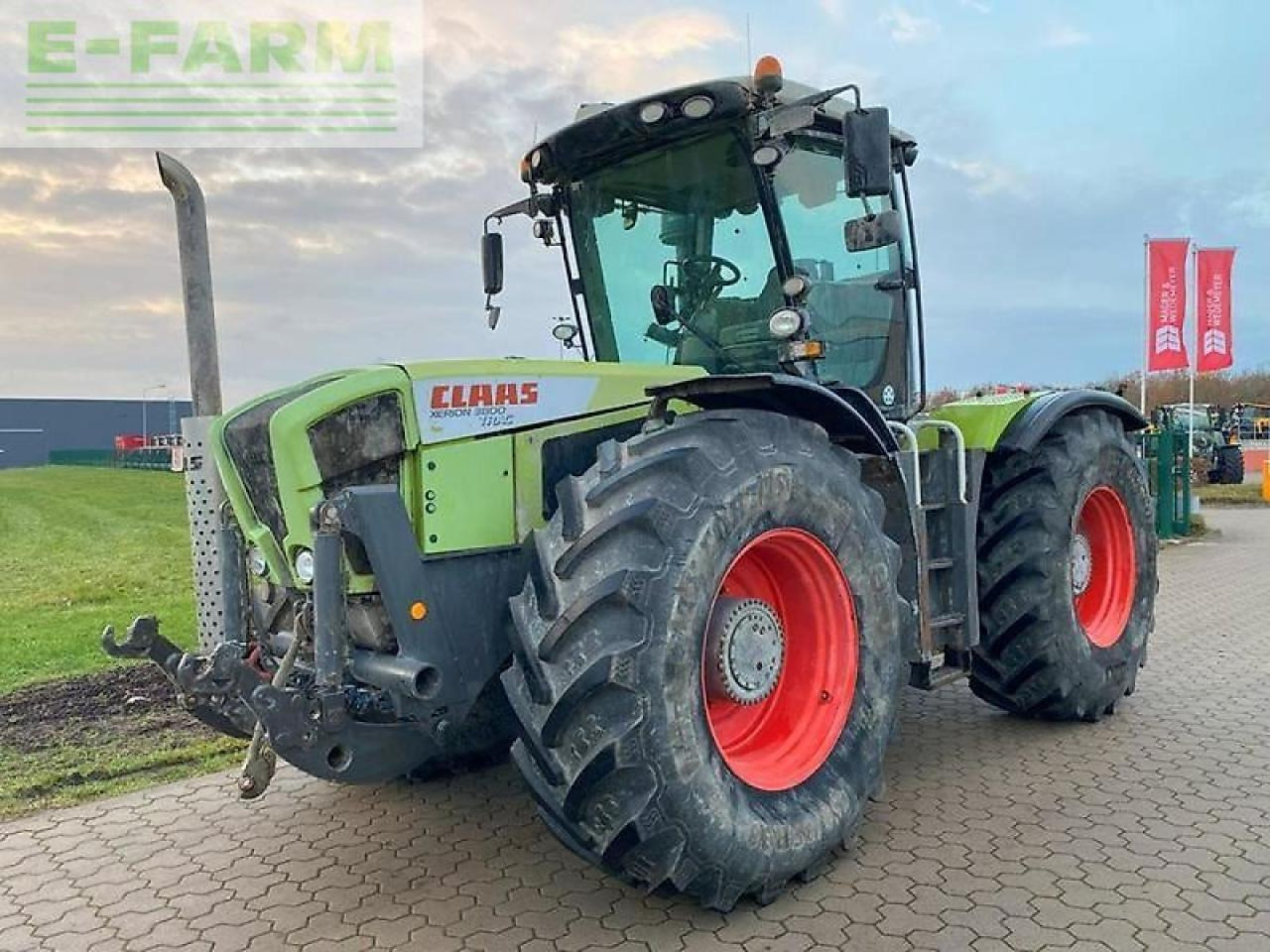 CLAAS xerion 3800 trac TRAC - Tracteur agricole: photos 1 CLAAS xerion 3800 trac TRAC - Tracteur agricole: photos 1