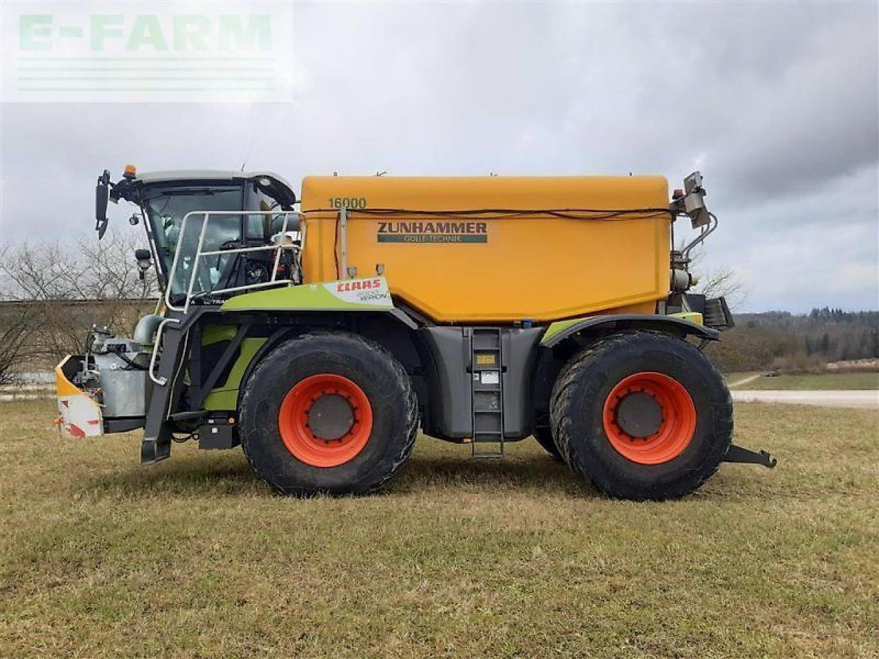CLAAS xerion 4000 saddle trac SADDLE TRAC - Pulvé automoteur: photos 4 CLAAS xerion 4000 saddle trac SADDLE TRAC - Pulvé automoteur: photos 4