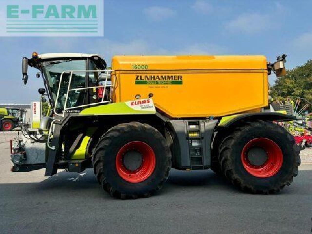 CLAAS xerion 4000 saddle trac, zunhammer acx 16 cbm SADDLE TRAC - Tracteur agricole: photos 2 CLAAS xerion 4000 saddle trac, zunhammer acx 16 cbm SADDLE TRAC - Tracteur agricole: photos 2