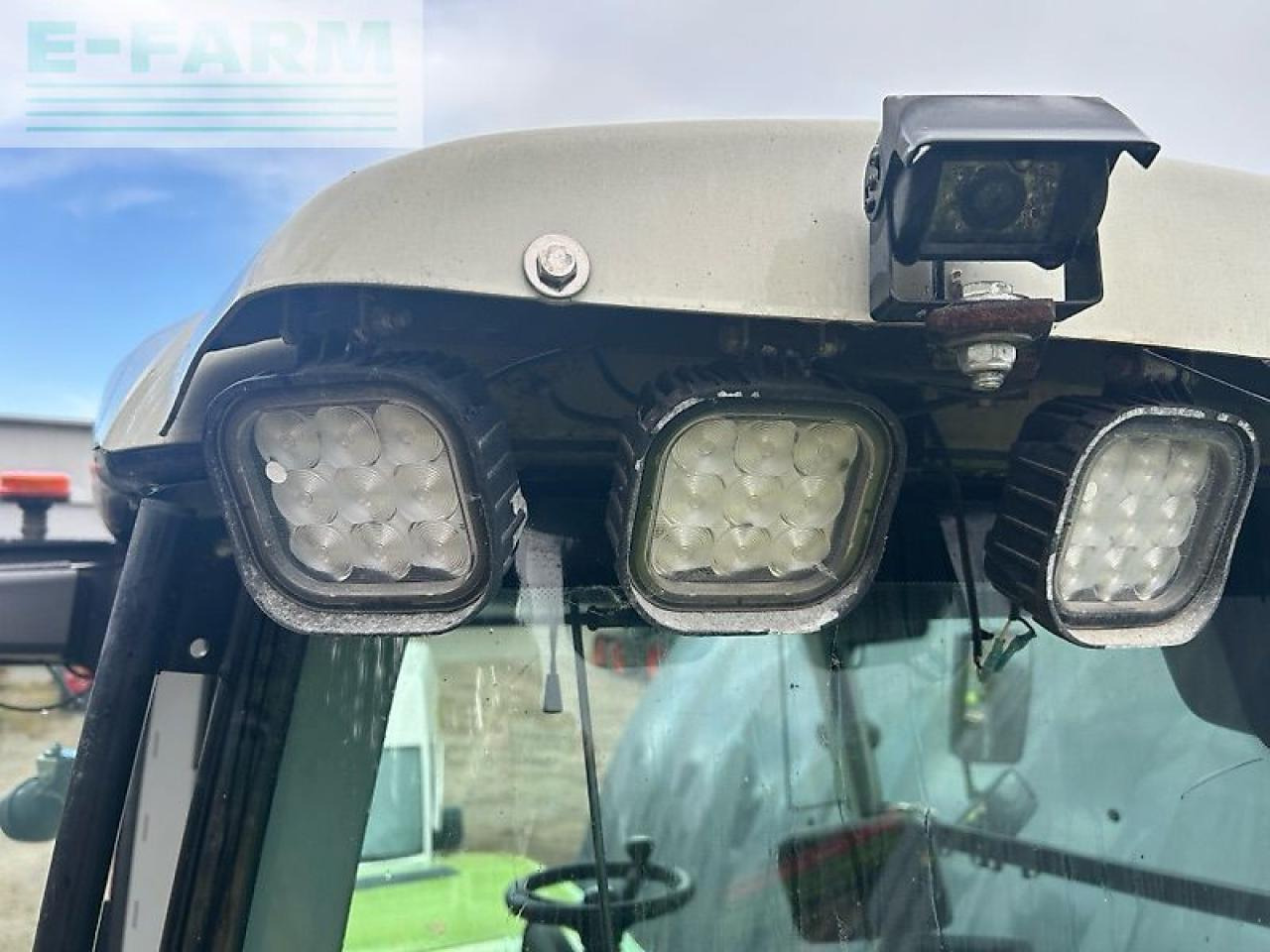 CLAAS xerion 4500 trac vc - Tracteur agricole: photos 3 CLAAS xerion 4500 trac vc - Tracteur agricole: photos 3