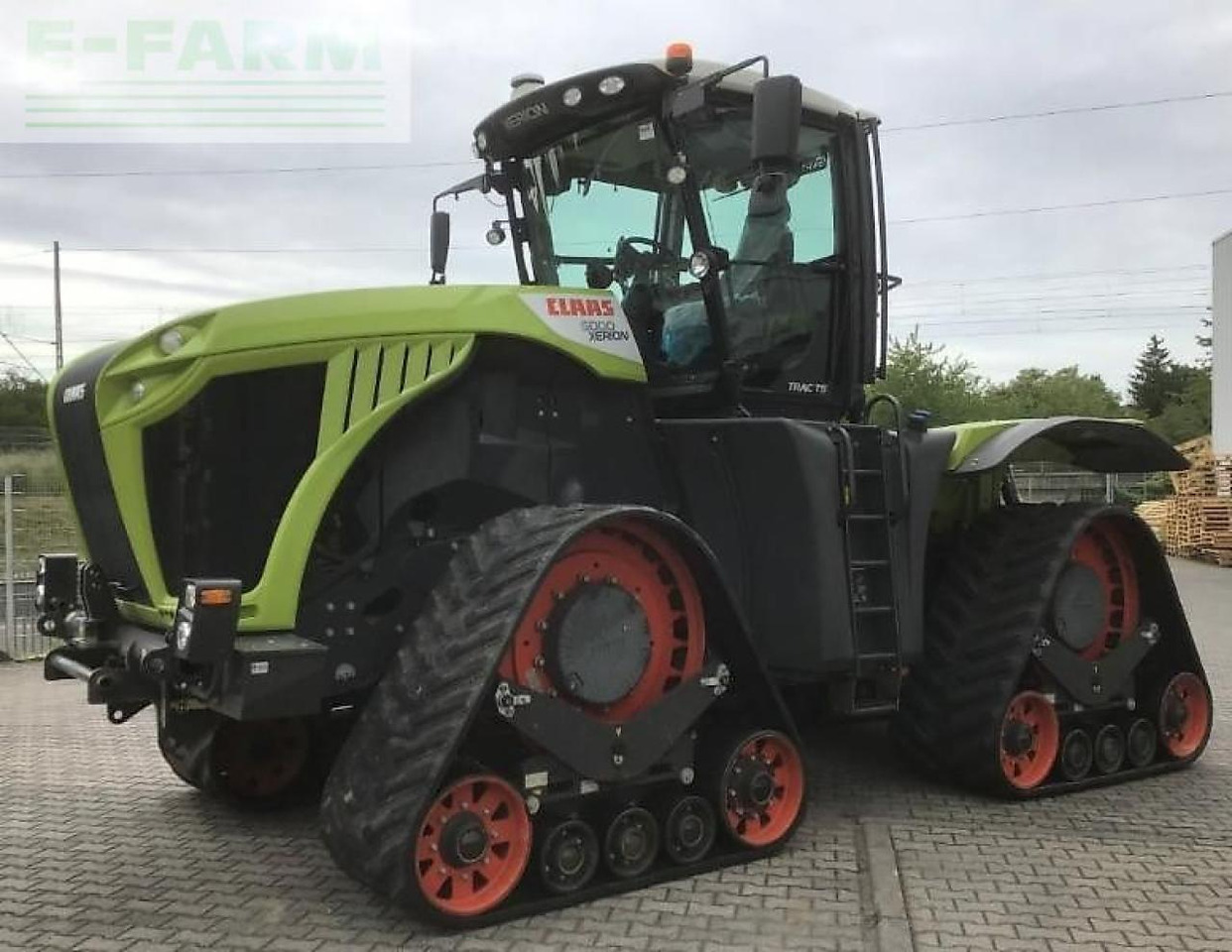 CLAAS xerion 5000 trac ts TRAC TS - Tracteur agricole: photos 1 CLAAS xerion 5000 trac ts TRAC TS - Tracteur agricole: photos 1