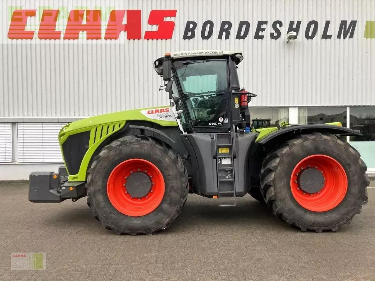 CLAAS xerion 5000 trac vc TRAC VC - Tracteur agricole: photos 1 CLAAS xerion 5000 trac vc TRAC VC - Tracteur agricole: photos 1