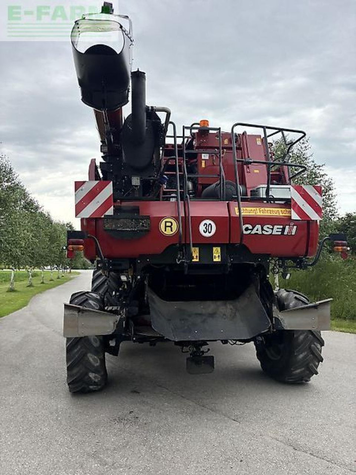 Case-IH axial-flow 6140 - Moissonneuse-batteuse: photos 3 Case-IH axial-flow 6140 - Moissonneuse-batteuse: photos 3