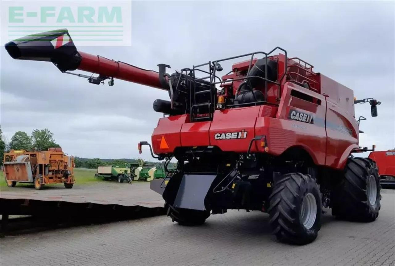 Case-IH axial flow 8240 med 30 fods vario skærebord - Moissonneuse-batteuse: photos 3 Case-IH axial flow 8240 med 30 fods vario skærebord - Moissonneuse-batteuse: photos 3