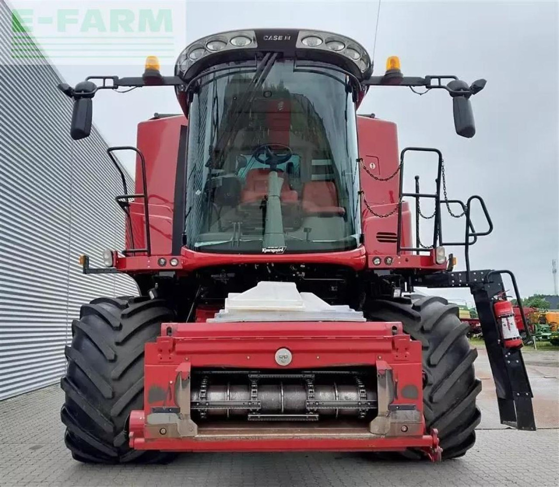 Case-IH axial flow 8240 med 30 fods vario skærebord - Moissonneuse-batteuse: photos 5 Case-IH axial flow 8240 med 30 fods vario skærebord - Moissonneuse-batteuse: photos 5