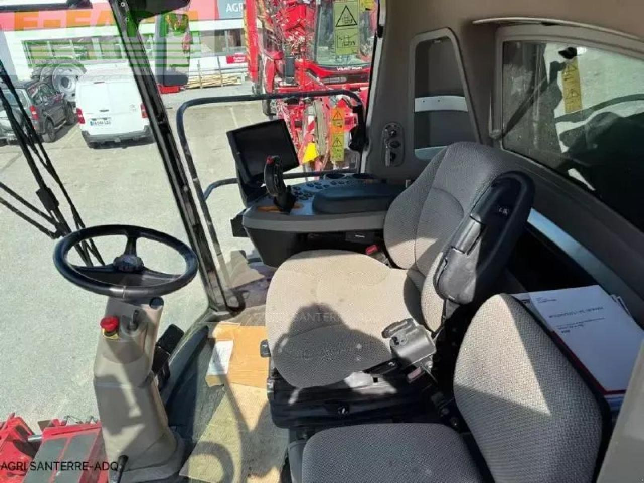 Case-IH axial-flow 8250 - Moissonneuse-batteuse: photos 2 Case-IH axial-flow 8250 - Moissonneuse-batteuse: photos 2