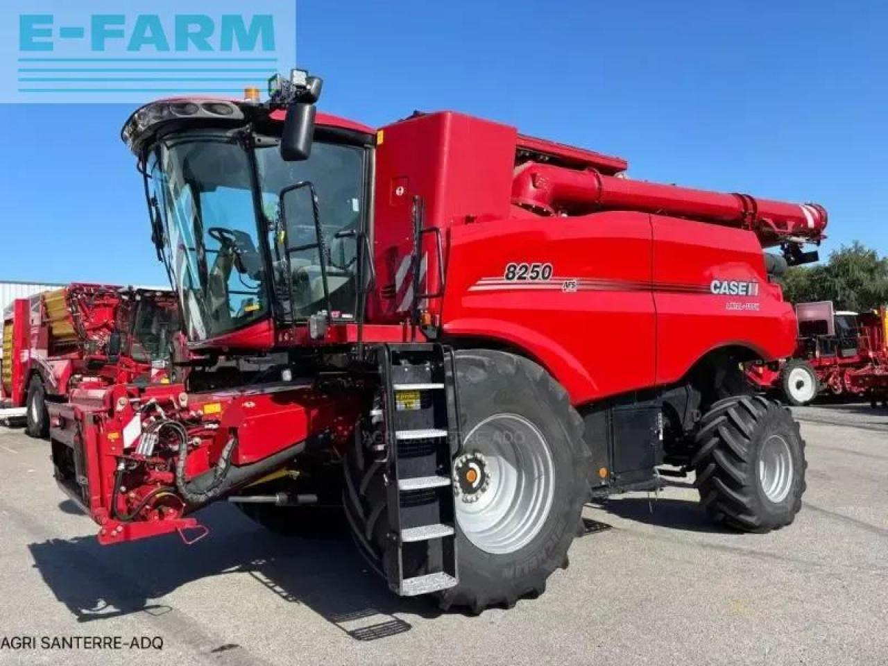 Case-IH axial-flow 8250 - Moissonneuse-batteuse: photos 3 Case-IH axial-flow 8250 - Moissonneuse-batteuse: photos 3