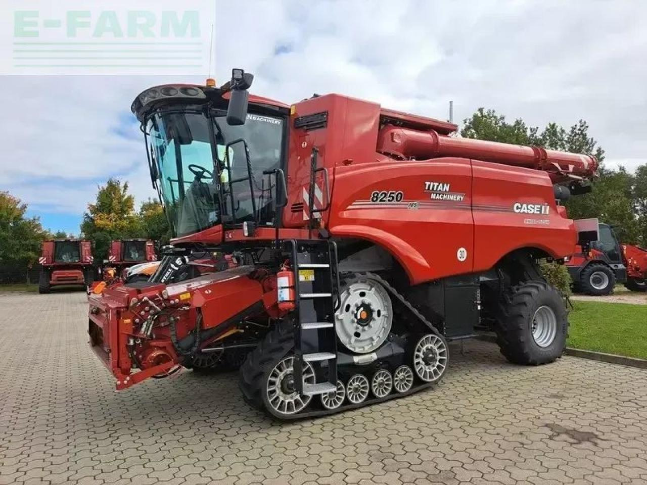 Case-IH axial flow 8250 st5 - Moissonneuse-batteuse: photos 1 Case-IH axial flow 8250 st5 - Moissonneuse-batteuse: photos 1