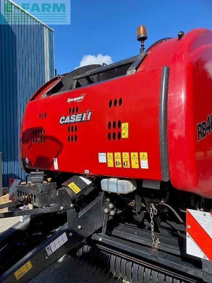 Case-IH rb 465 med snitterr - Presse à balles cubiques: photos 3 Case-IH rb 465 med snitterr - Presse à balles cubiques: photos 3