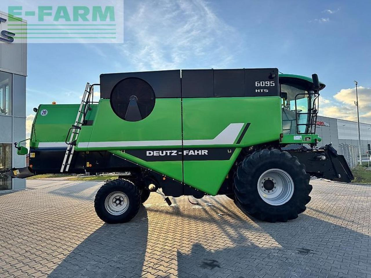 Moissonneuse-batteuse Deutz-Fahr 6095: photos 8