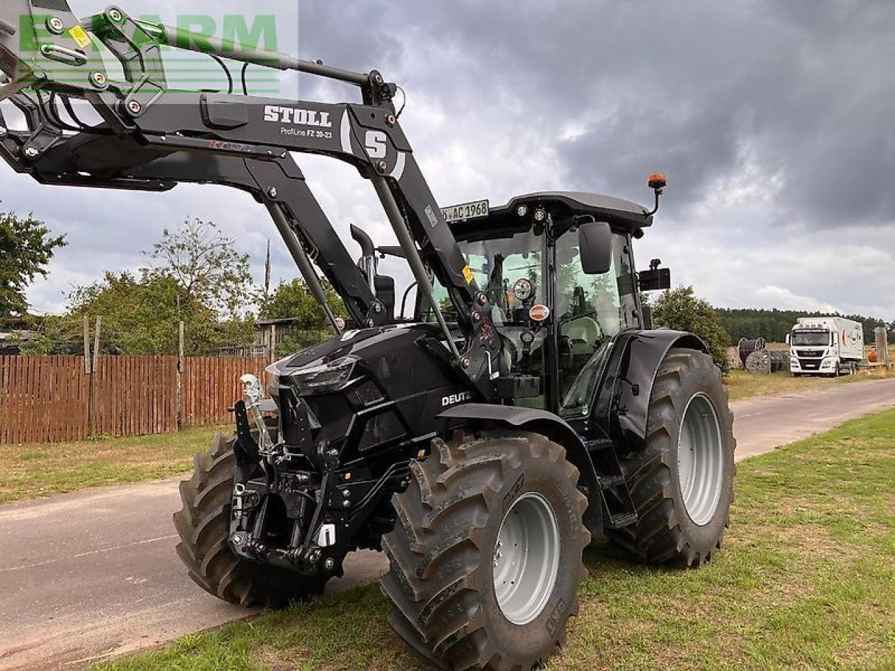 Deutz-Fahr 6135 c ttv mit stoll frontlader TTV - Tracteur agricole: photos 1 Deutz-Fahr 6135 c ttv mit stoll frontlader TTV - Tracteur agricole: photos 1