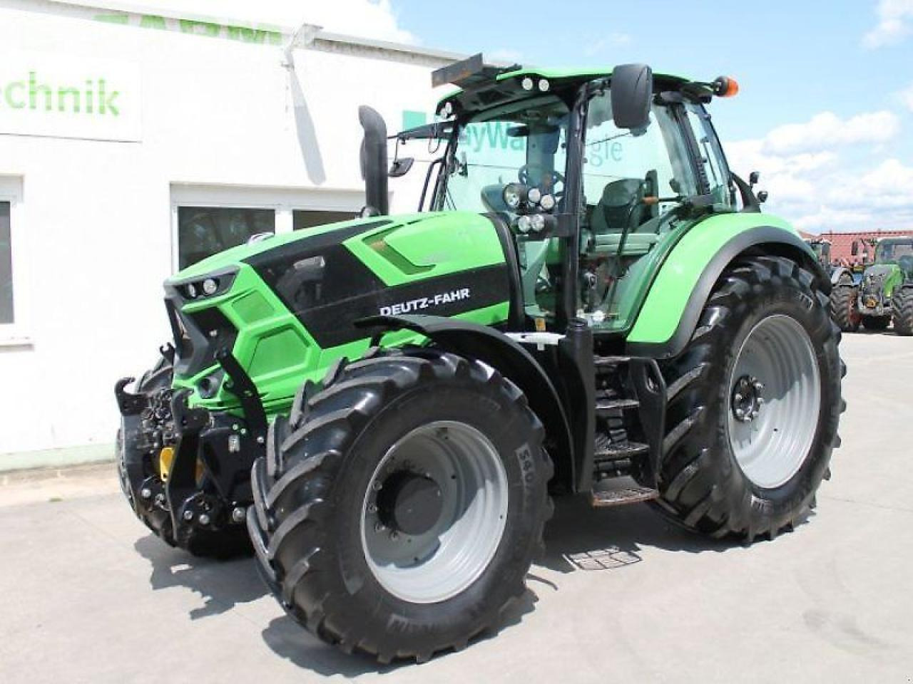 Deutz-Fahr 6185 ttv TTV - Tracteur agricole: photos 2 Deutz-Fahr 6185 ttv TTV - Tracteur agricole: photos 2