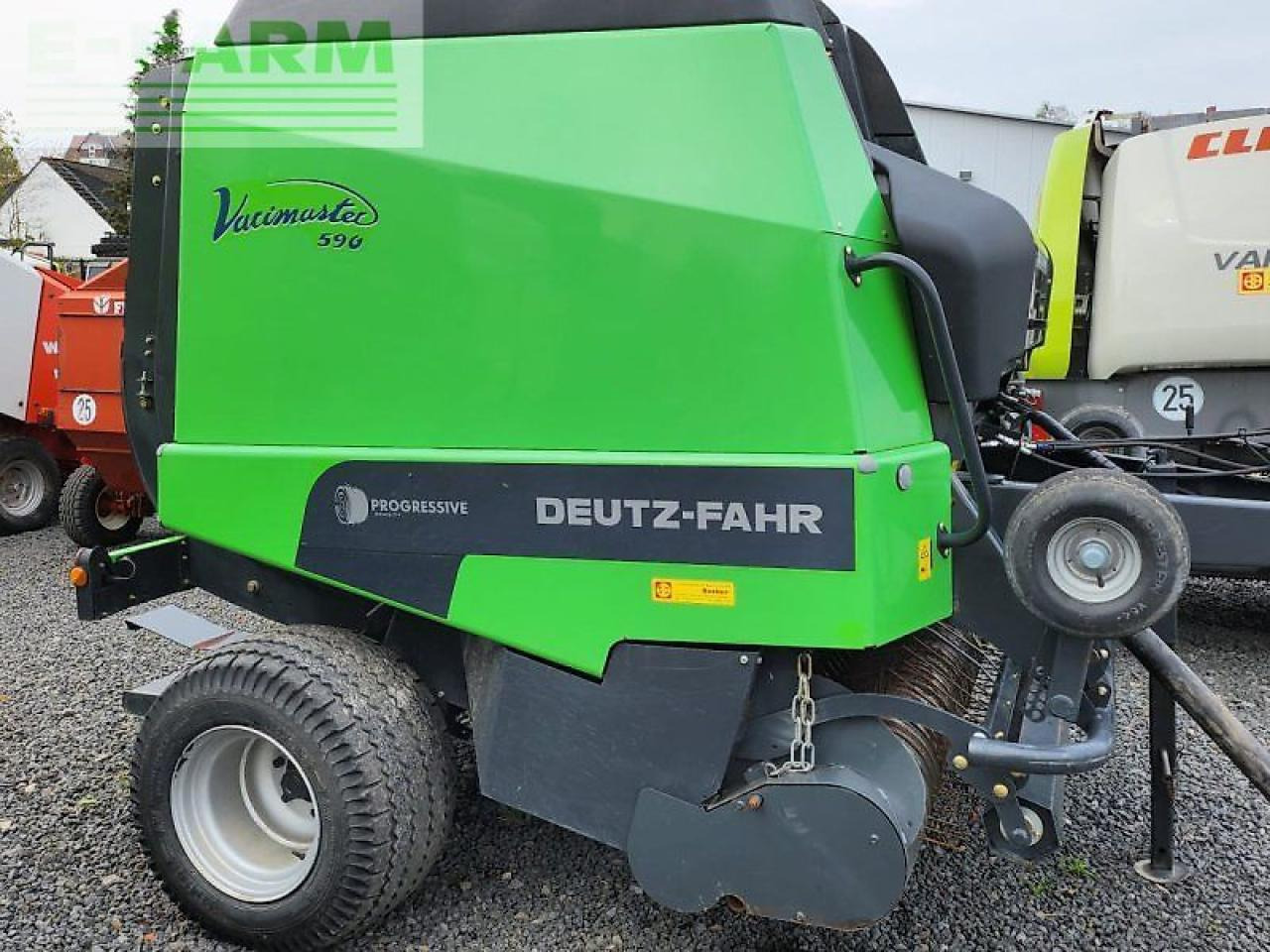 Deutz-Fahr vari master 590 - Presse à balles cubiques: photos 1 Deutz-Fahr vari master 590 - Presse à balles cubiques: photos 1