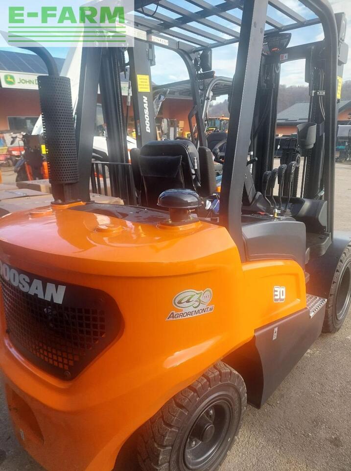 Doosan D30NXS - Chariot élévateur: photos 2 Doosan D30NXS - Chariot élévateur: photos 2