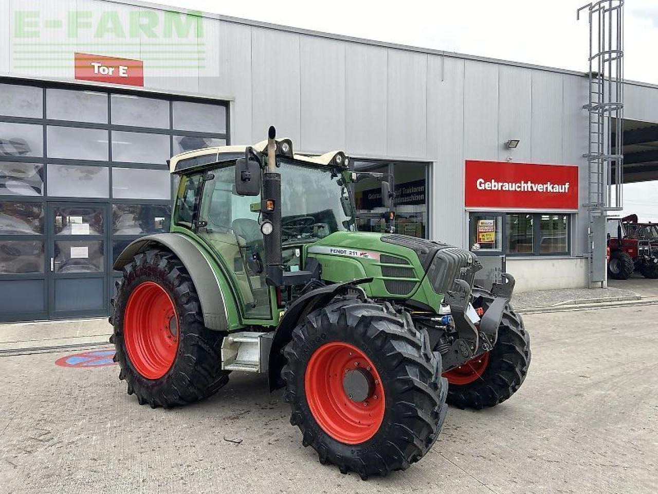 Fendt 211 vario (gen1) - Tracteur agricole: photos 3 Fendt 211 vario (gen1) - Tracteur agricole: photos 3