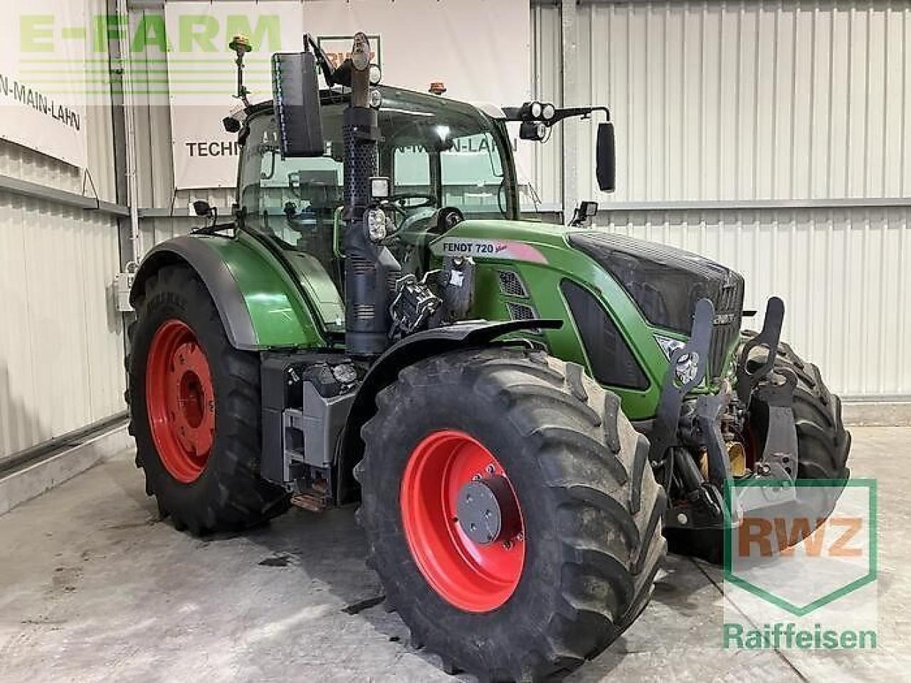 Fendt 700 vario s4 - Tracteur agricole: photos 1 Fendt 700 vario s4 - Tracteur agricole: photos 1