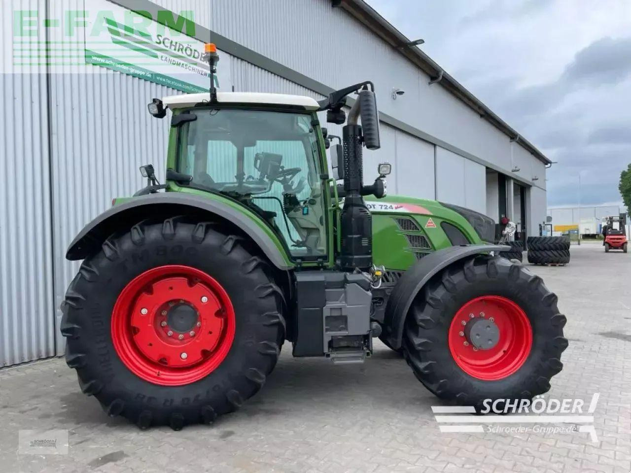 Fendt 724 s4 profi plus - Tracteur agricole: photos 2 Fendt 724 s4 profi plus - Tracteur agricole: photos 2